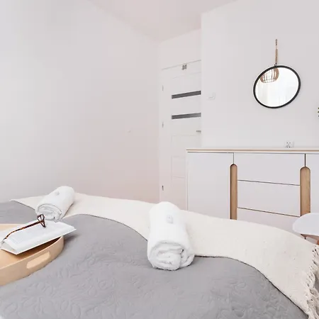 Cosy For 5 Guests Wrzeszcz By Renters Apartamento *