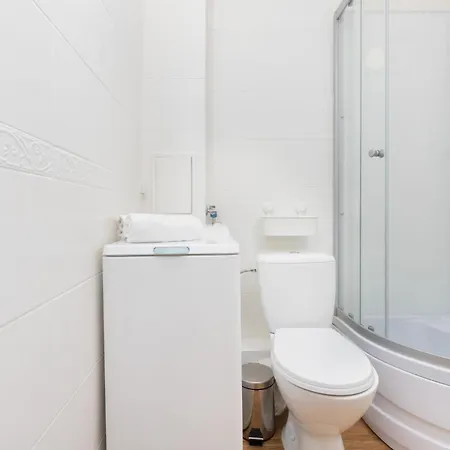 Cosy For 5 Guests Wrzeszcz By Renters *