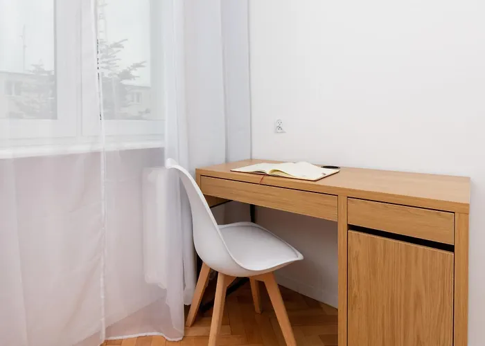 Cosy For 5 Guests Wrzeszcz By Renters