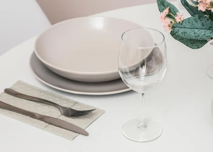 Cosy For 5 Guests Wrzeszcz By Renters