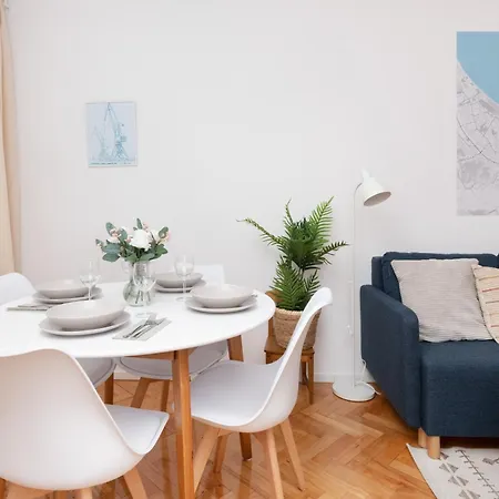 Cosy For 5 Guests Wrzeszcz By Renters Apartamento